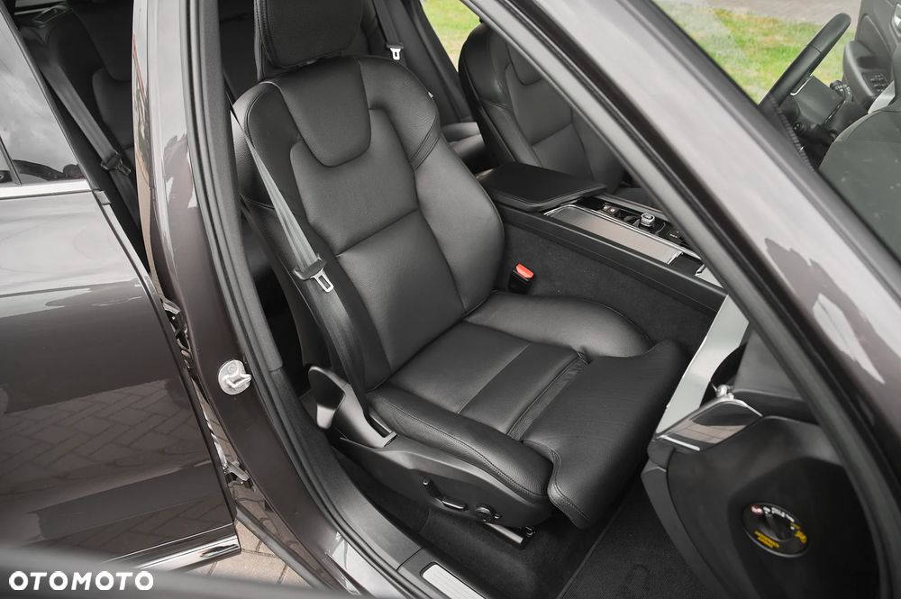 Volvo XC 60 B4 D Plus Bright - 27