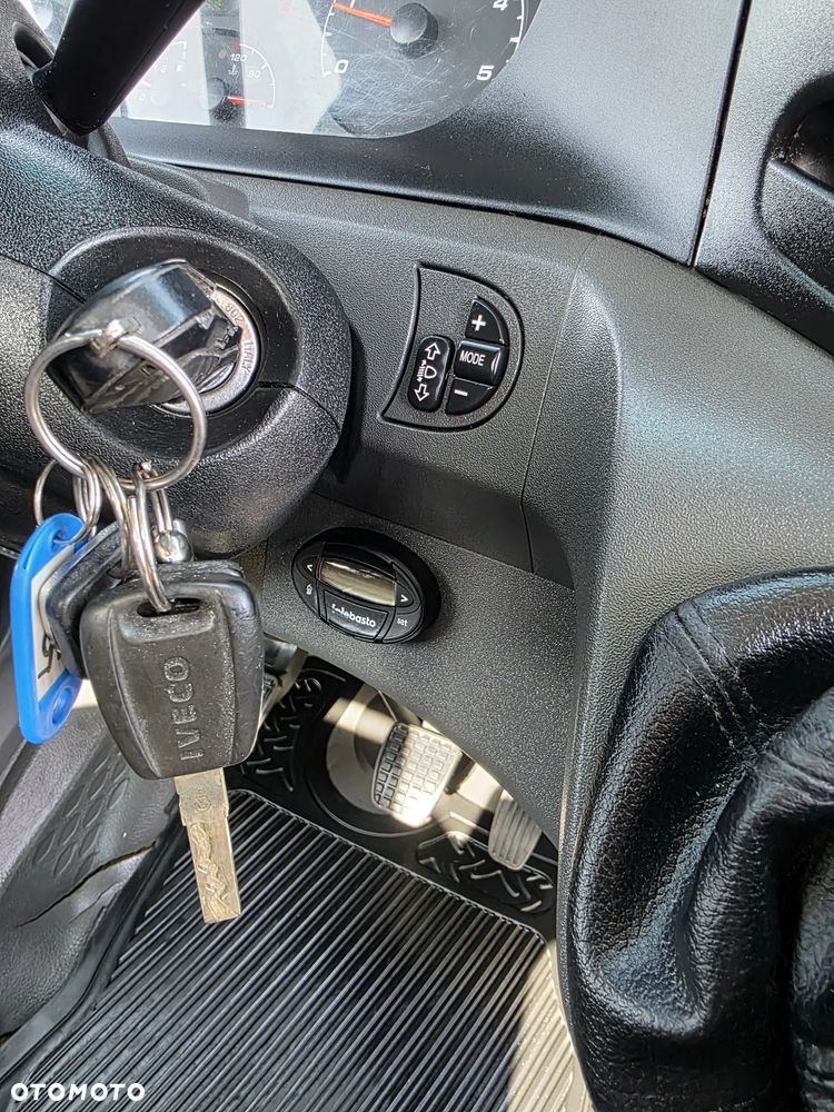 Iveco 35C17 3,0 HPI 170 KONNA SKRZYNIA 4,2M DŁUGA KLIMA WEBASTO BLIŻNIAKI DO 3,5T GWARANCJA - 25