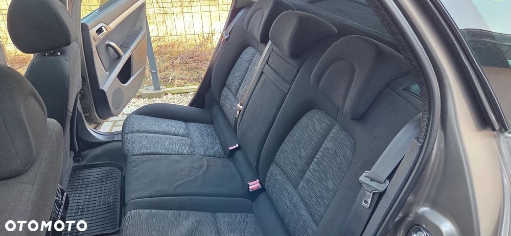 Peugeot 407 HDi 110 - 27