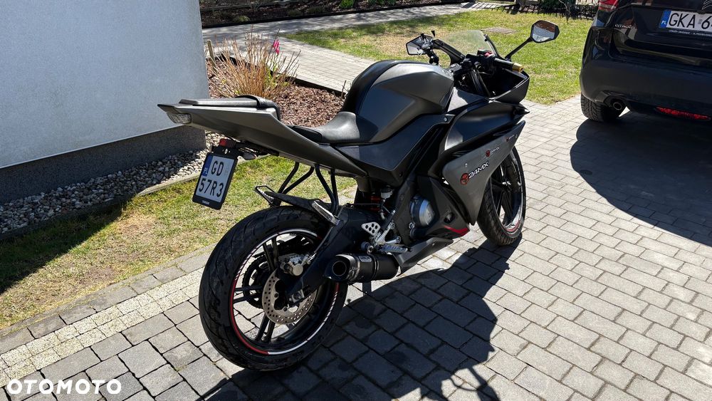 Yamaha YZF - 6