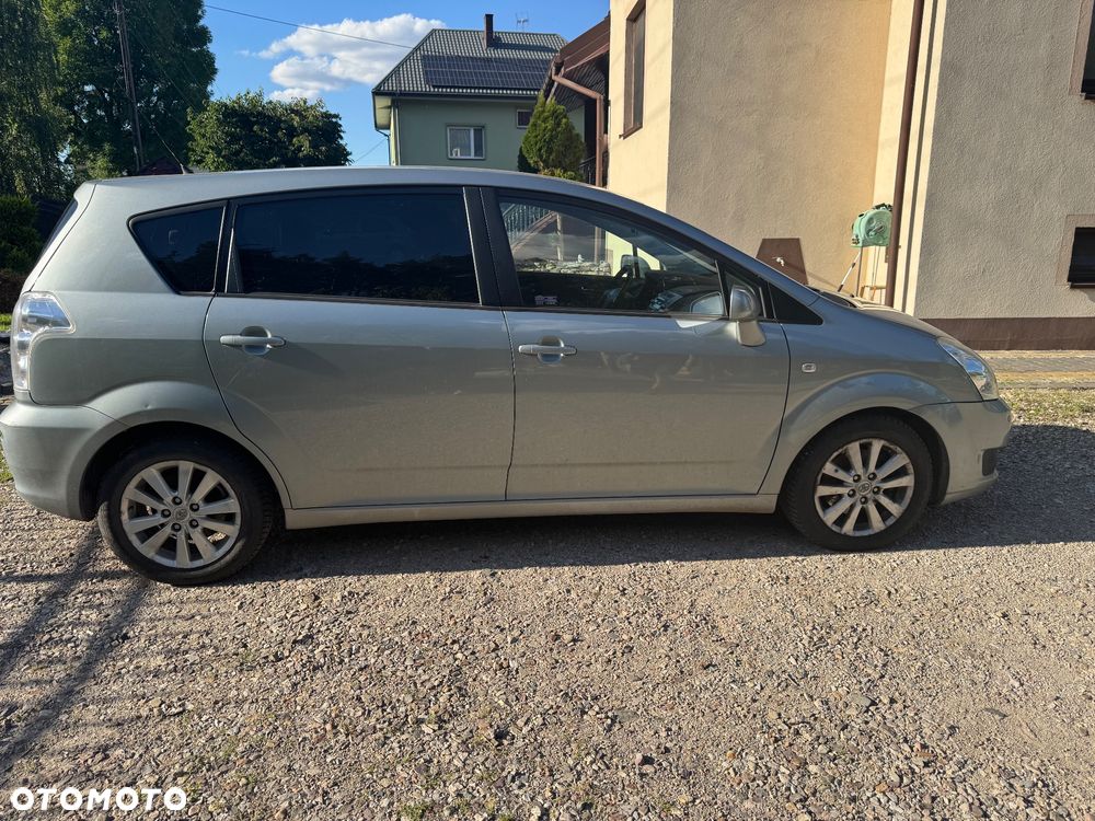 Toyota Corolla Verso 2.2 D-4D - 5