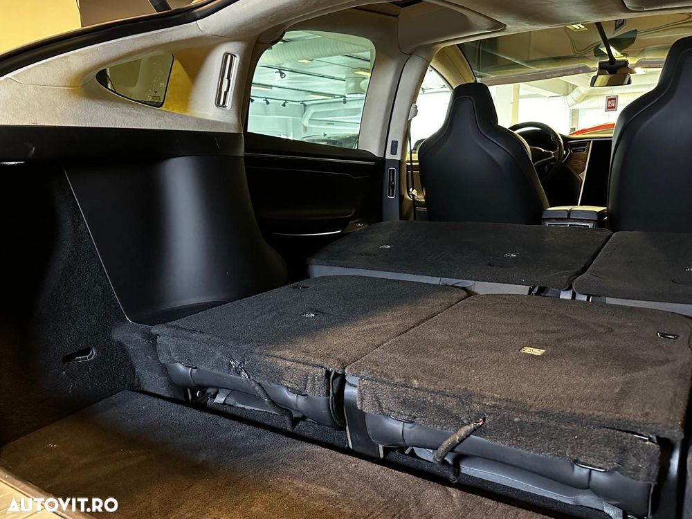 Tesla Model X Long Range - 32