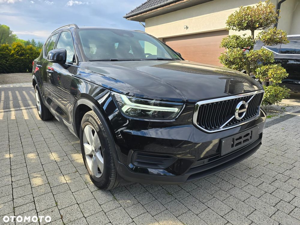 Volvo XC 40 T2 Momentum Pro - 1