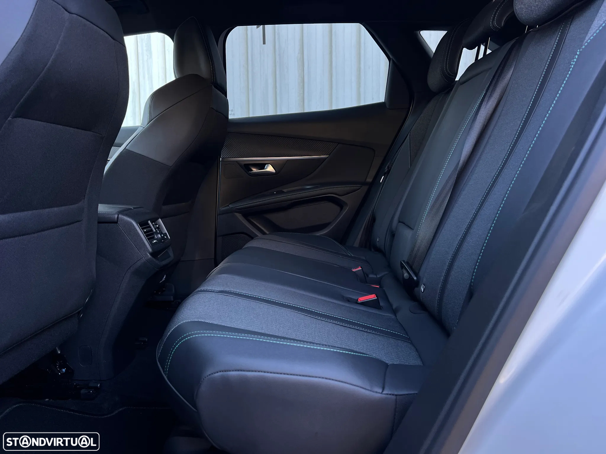Peugeot 3008 1.2 Hybrid Allure Pack e-DCS6 - 42