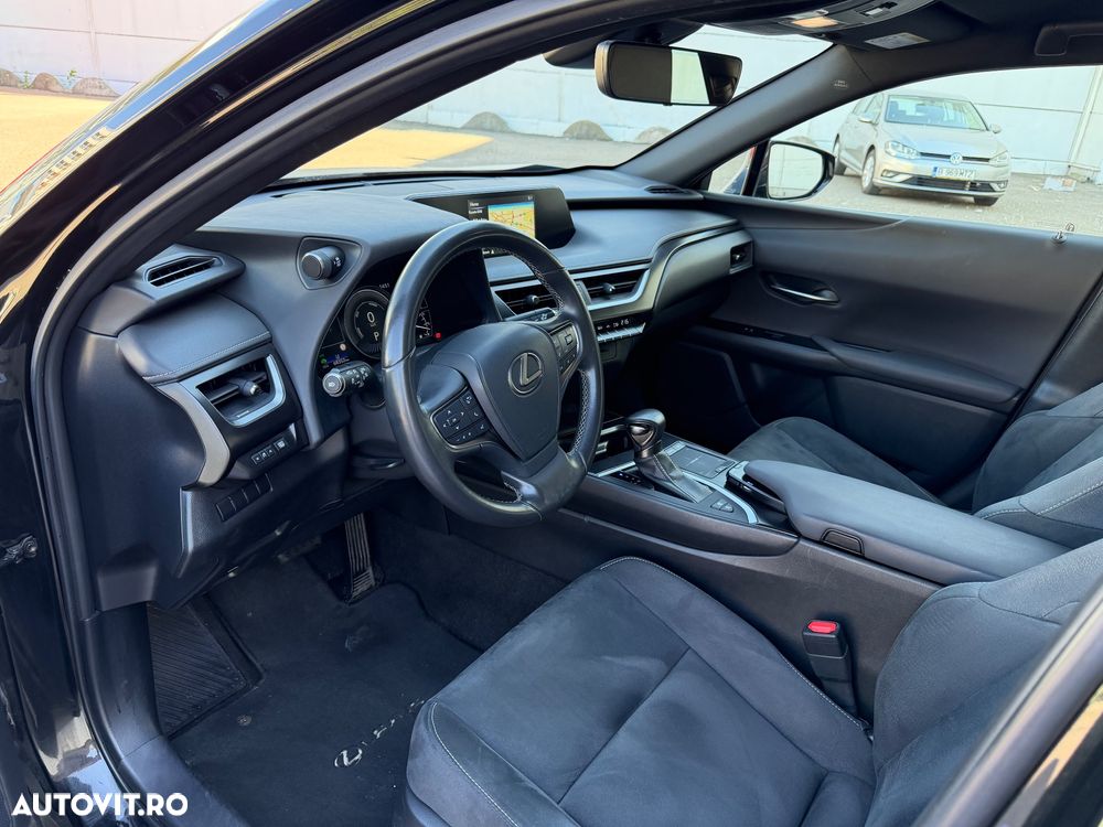 Lexus UX 250h Business Edition - 9