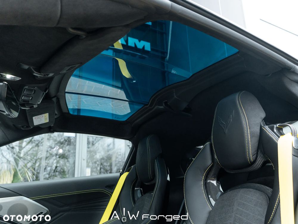 Chevrolet Corvette - 22