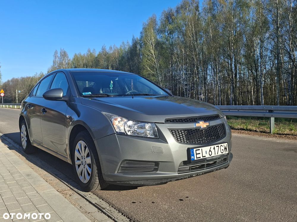Chevrolet Cruze 1.6 Base - 3