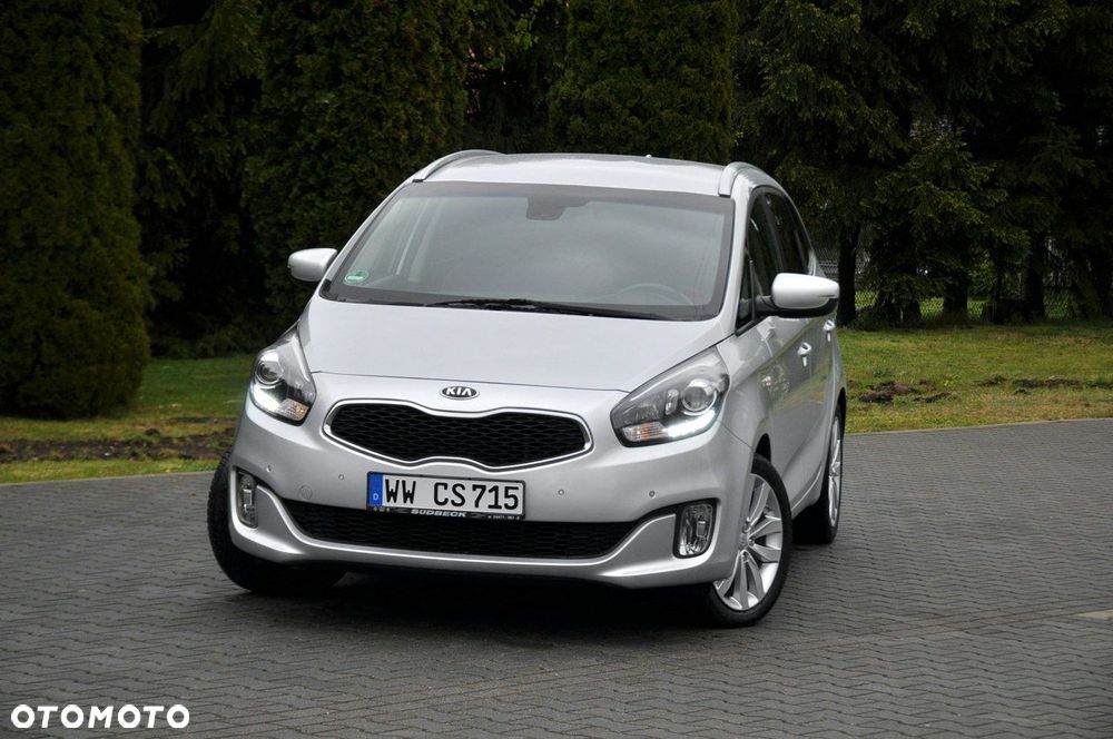 Kia Carens - 8