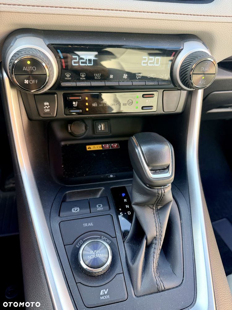 Toyota RAV4 - 6