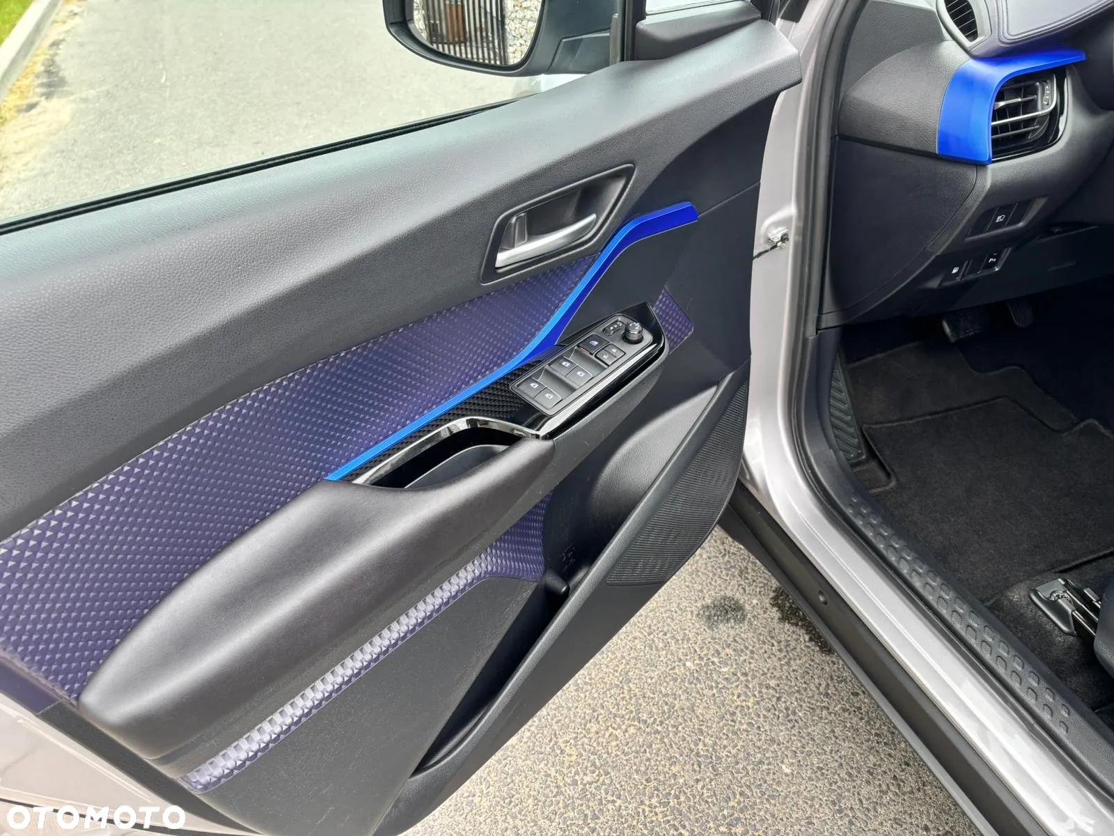 Toyota C-HR 1.8 Hybrid GPF Executive - 29