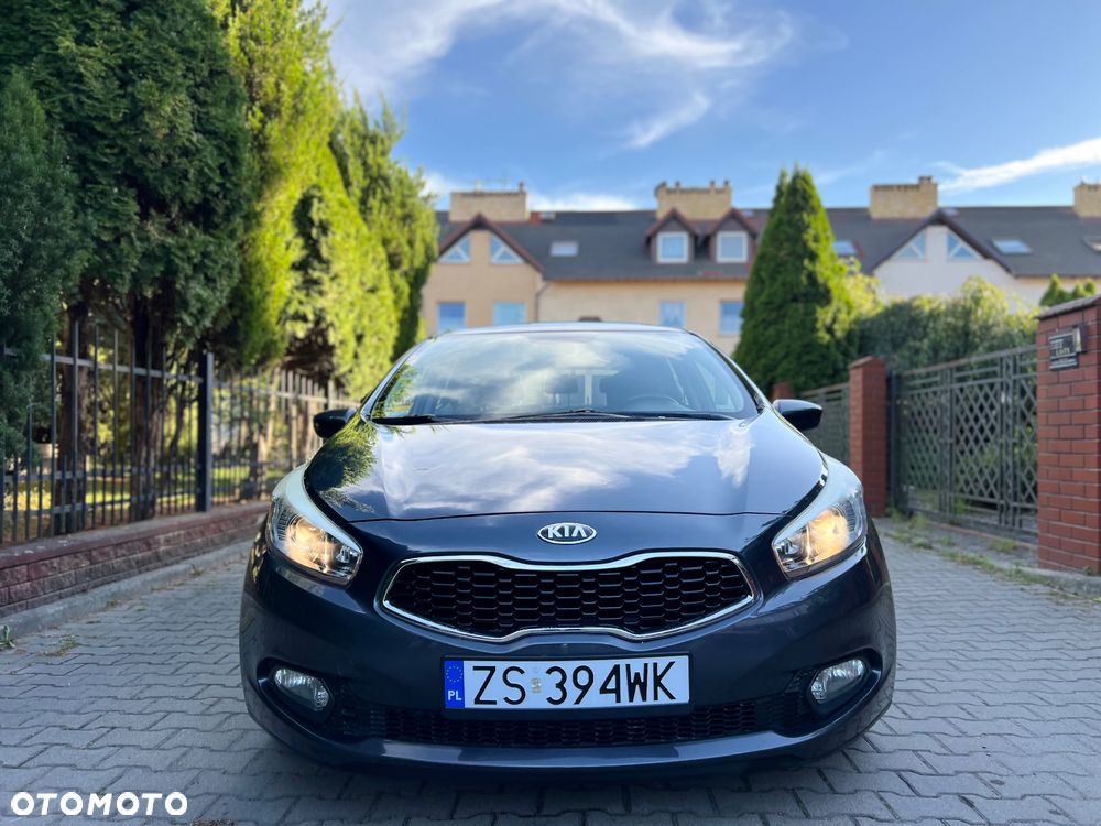 Kia Ceed 1.4 L - 6