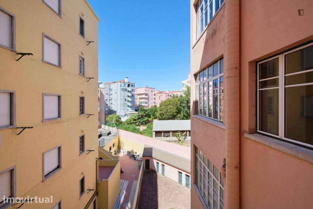 Quarto - localizado em Alameda Lisbon - Grande imagem: 5/26