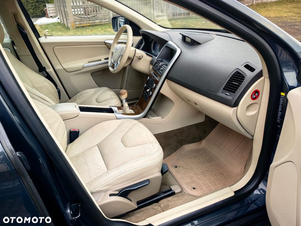 Volvo XC 60 D5 AWD Summum - 9