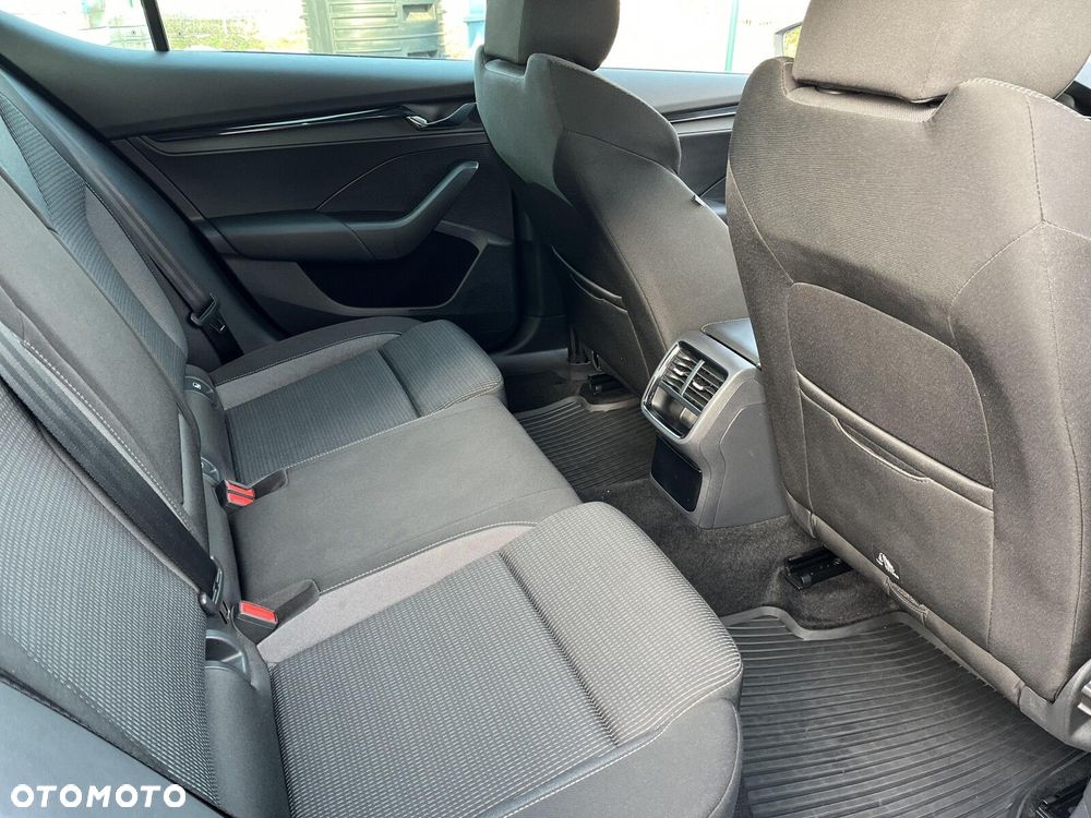 Skoda Octavia 2.0 TDI Ambition DSG - 20