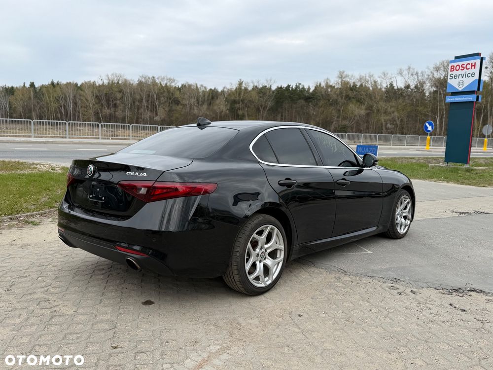 Alfa Romeo Giulia - 4