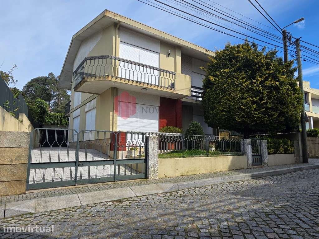 Moradia T6 de 4 frentes em Nogueira da Maia Excelente estado, áreas... - Grande imagem: 2/31