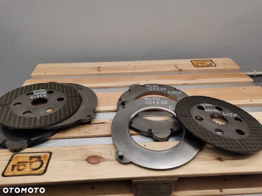 Hamulce John Deere 6155 R R333849 - 1
