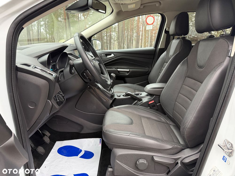 Ford Kuga 2.0 TDCi 2x4 Titanium - 17