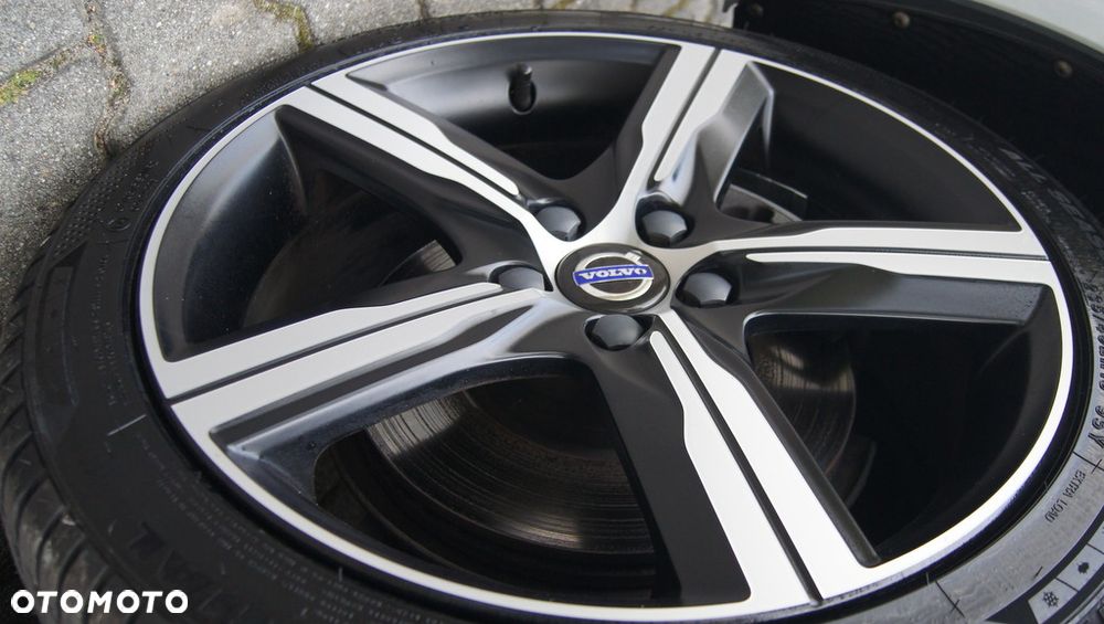 Volvo V60 D3 R-Design - 39