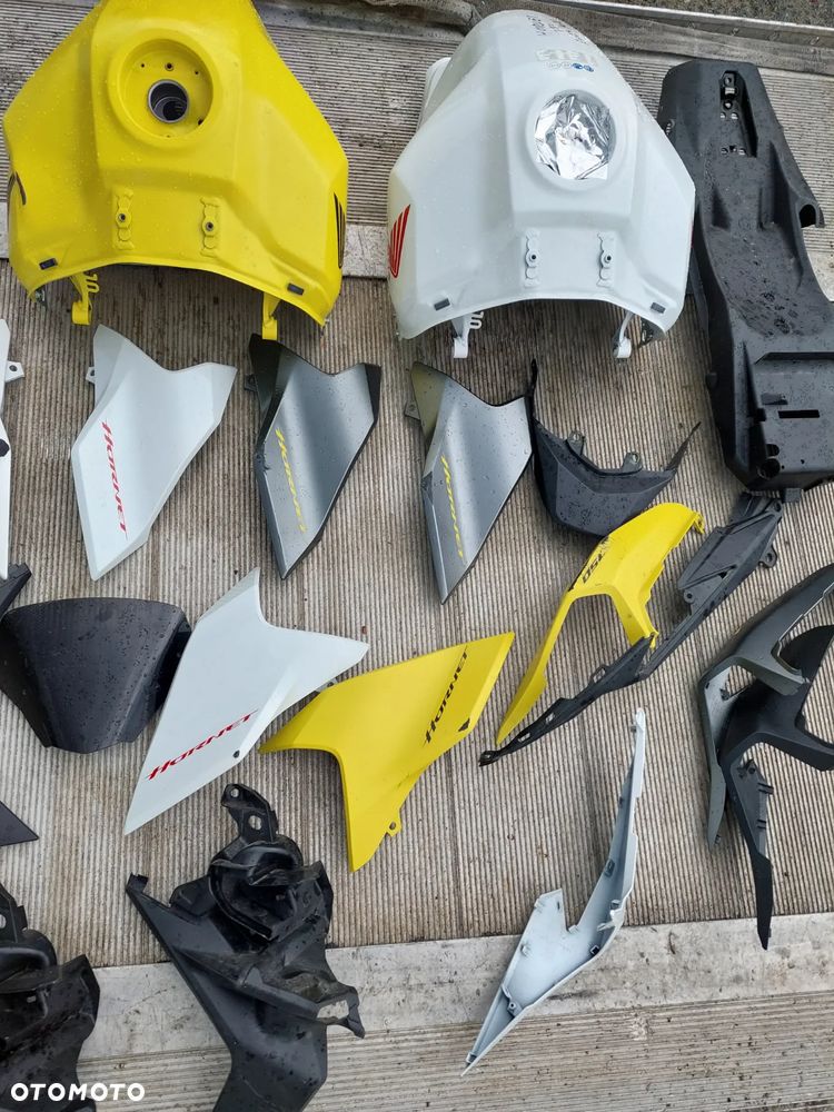 Honda CB 750 RH12 Hornet bok boczek owiewka wypełnienie zbiornik paliwa - 3