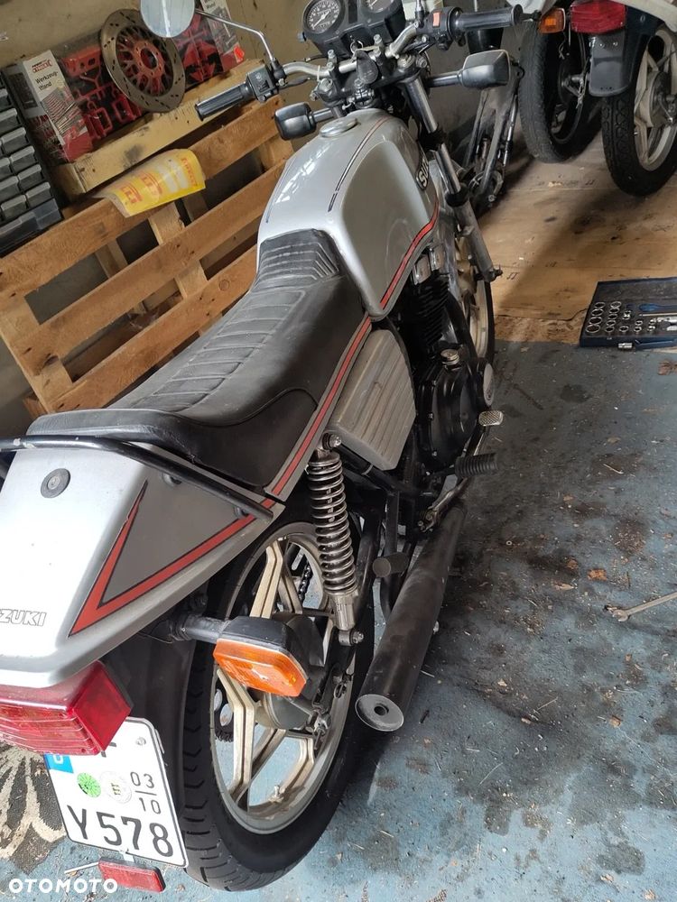 Suzuki GSX - 2
