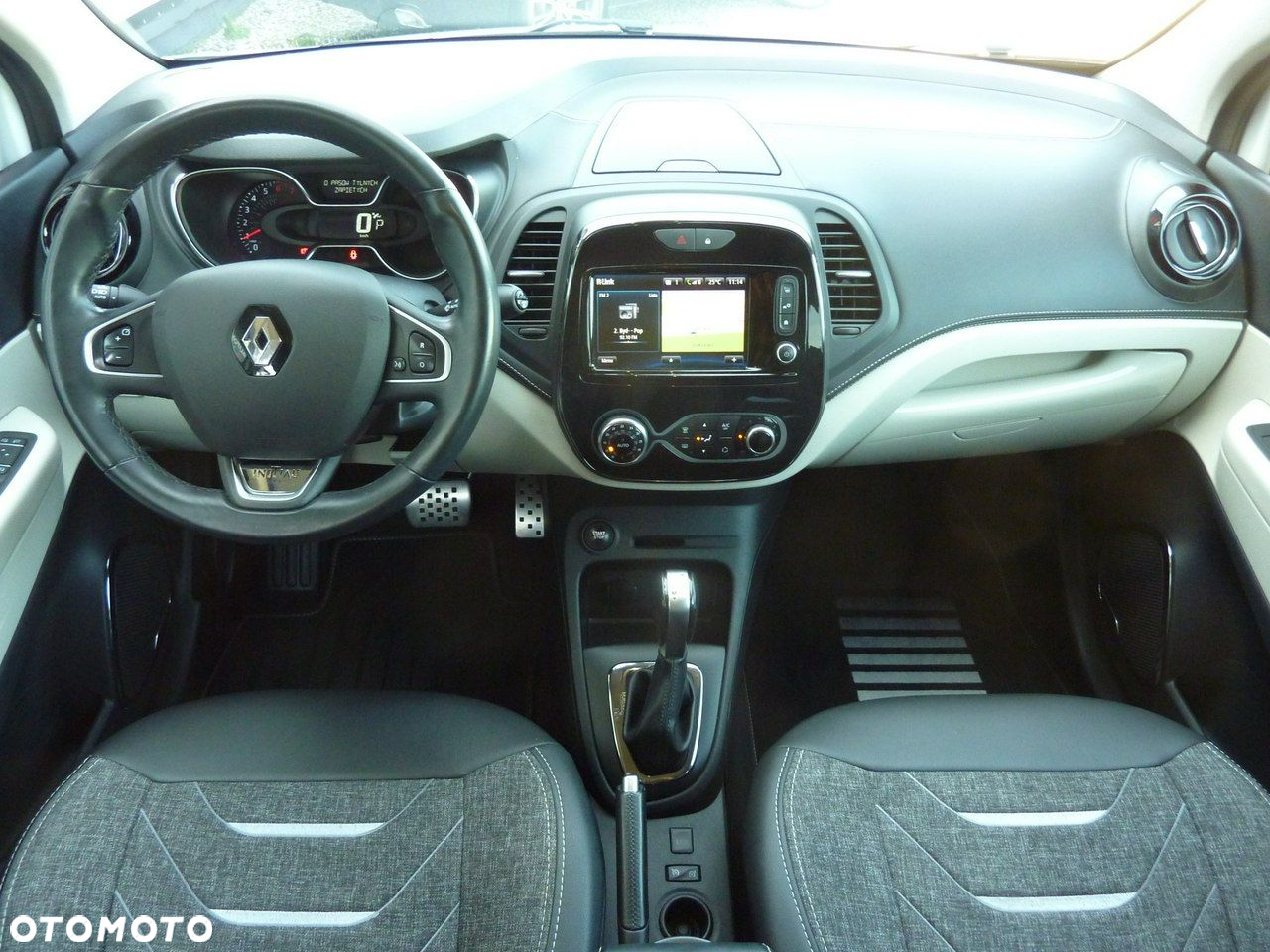 Renault Captur - 19