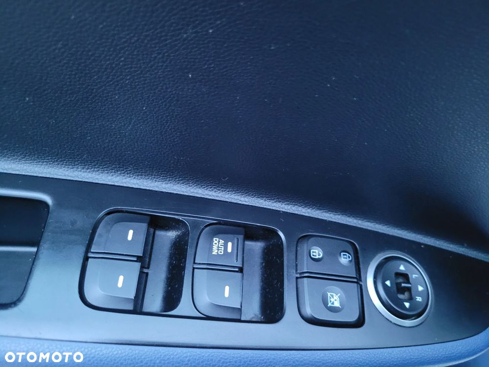 Hyundai i10 1.0 BlueDrive Comfort - 11