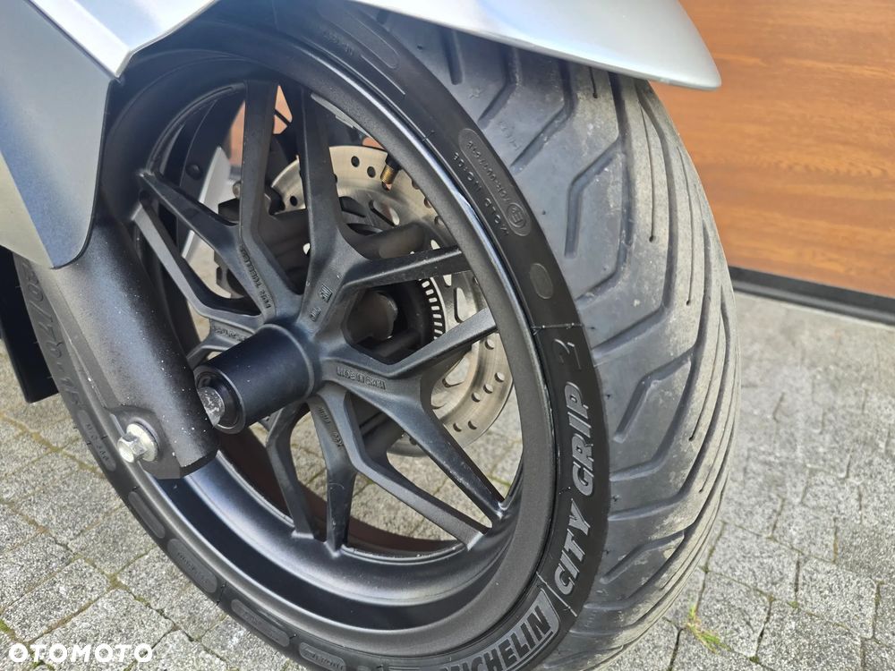 Honda NSS - 27