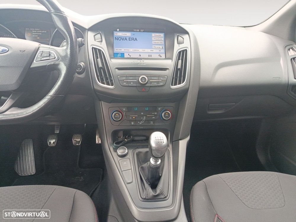 Ford Focus 1.0 EcoBoost MHEV ST-Line - 11