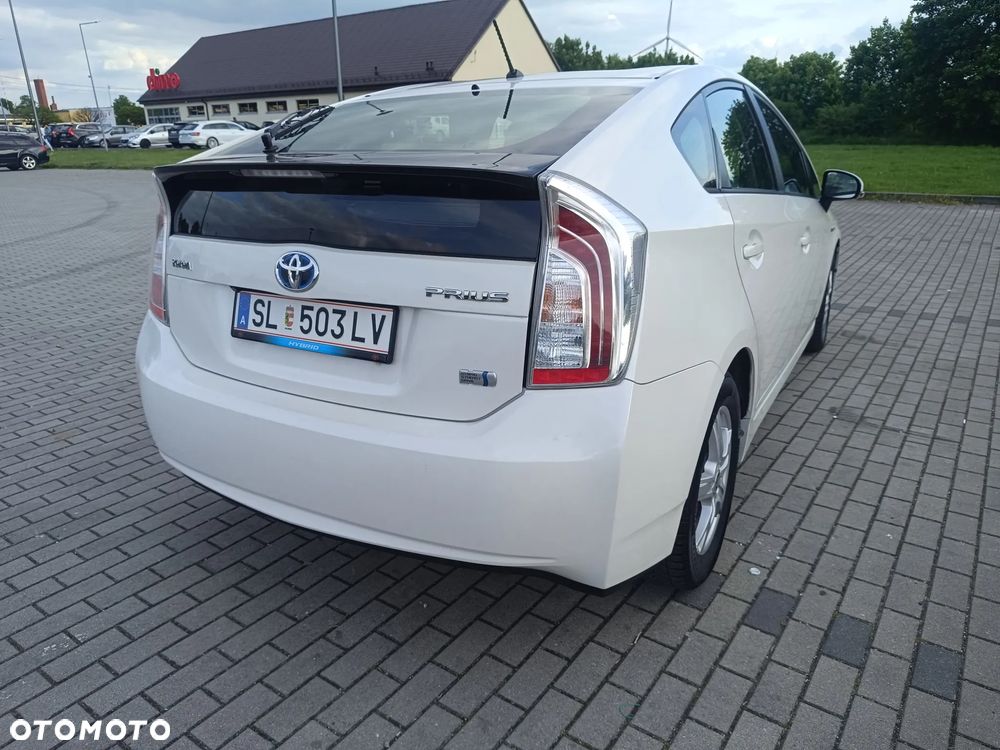 Toyota Prius 1.8 HSD Prestige - 7