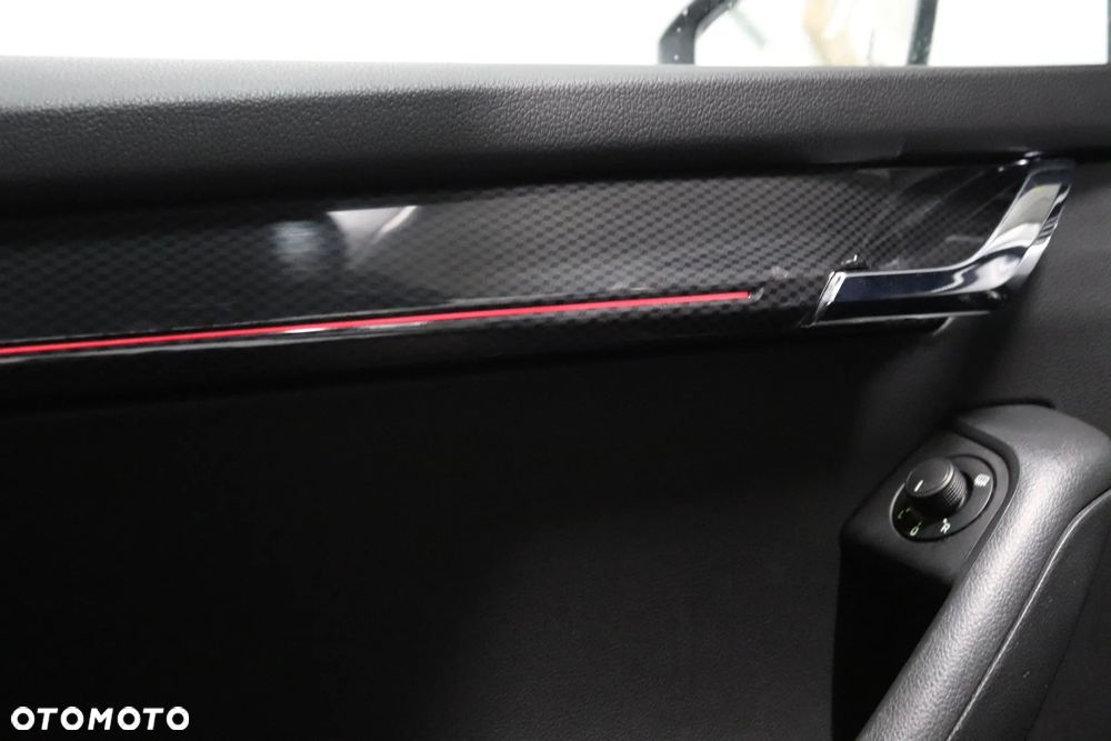 Skoda Octavia 2.0 TDI (Green tec) 4x4 DSG RS - 26