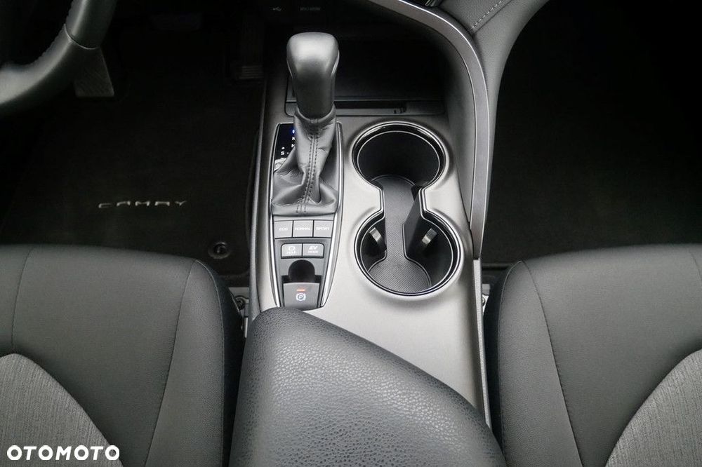 Toyota Camry 2.5 Hybrid Comfort CVT - 11