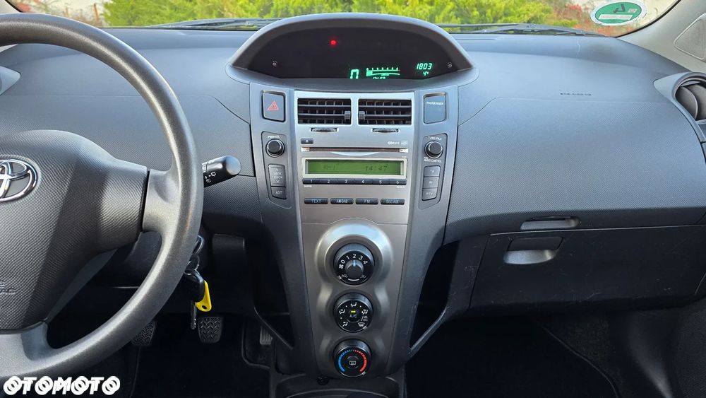 Toyota Yaris - 16