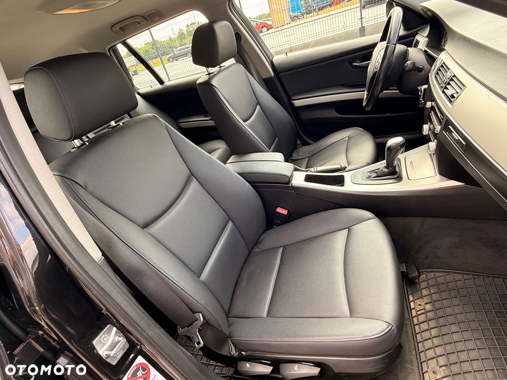 BMW Seria 3 318d DPF Edition Sport - 22