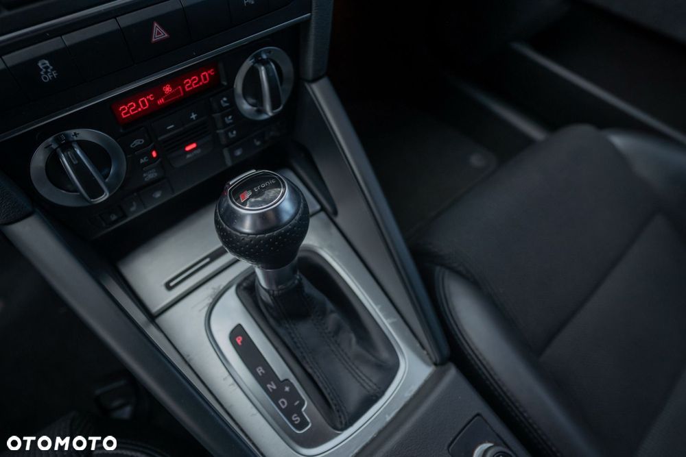 Audi A3 Sportback 2.0 TFSI (DSG) S tronic S line Sportpaket plus - 21