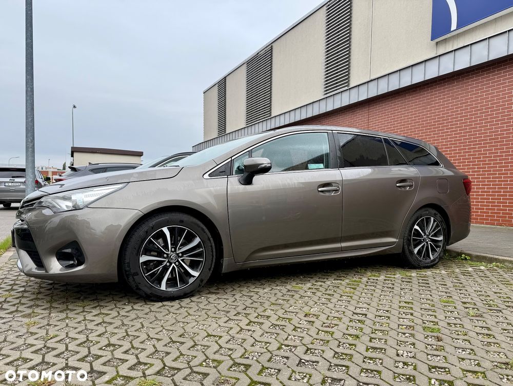 Toyota Avensis 2018 photo 4