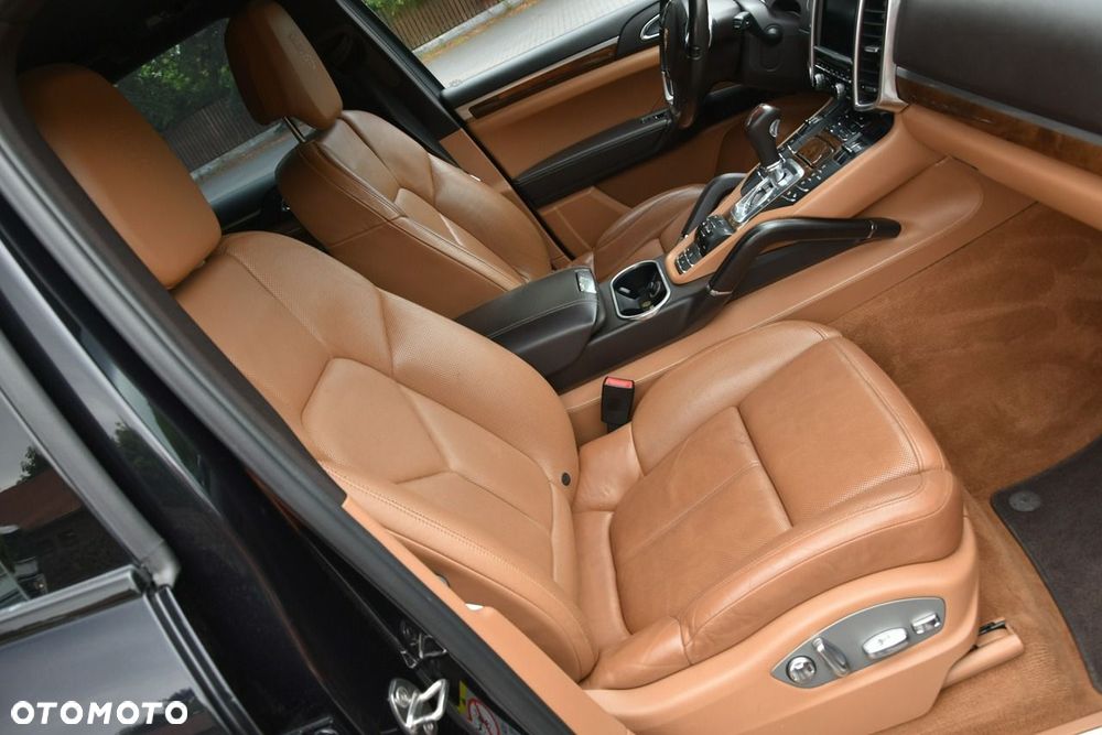 Porsche Cayenne - 27