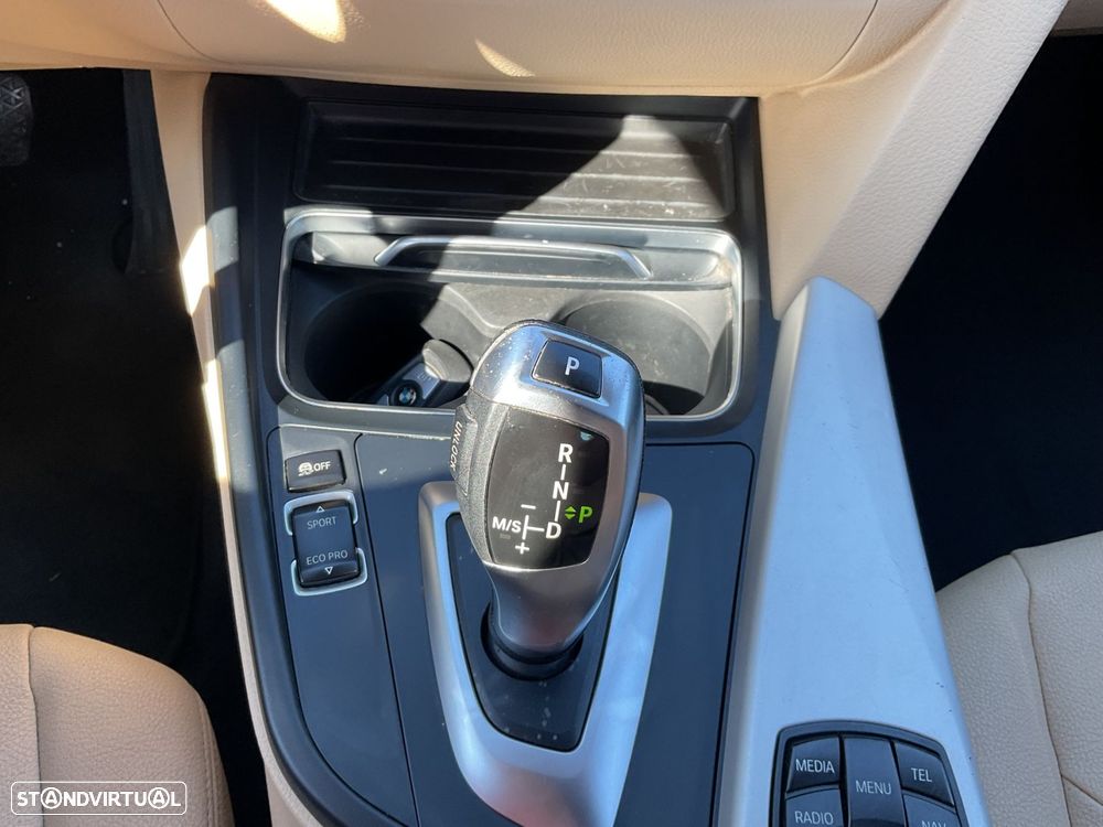 BMW 318 d Auto - 29
