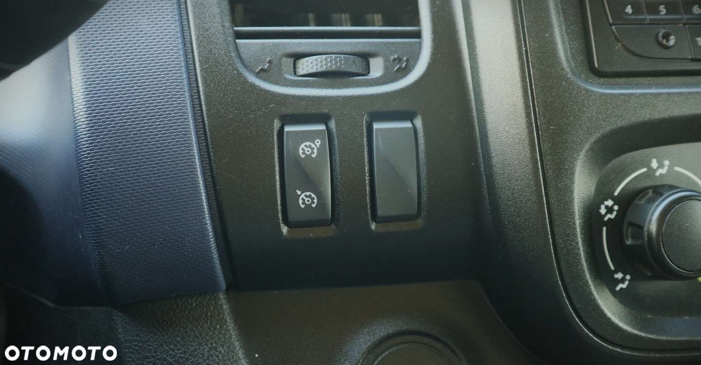 Opel Vivaro - 19