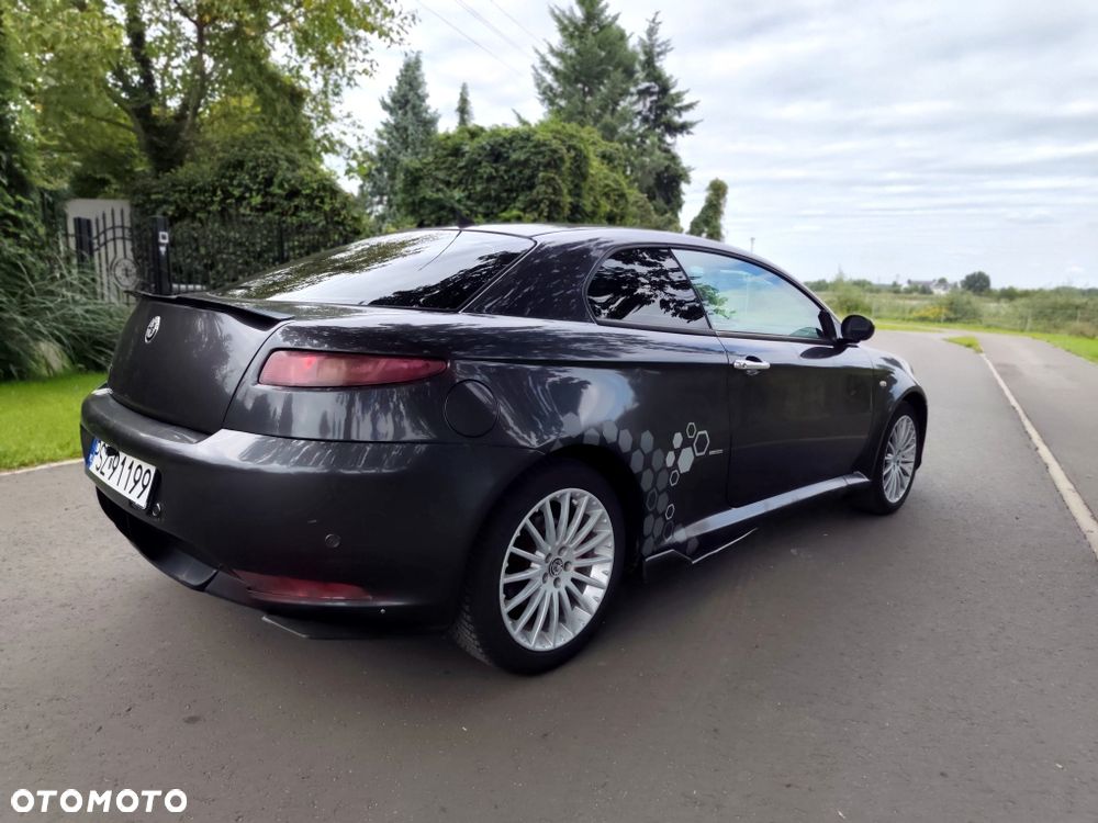 Alfa Romeo GT - 2