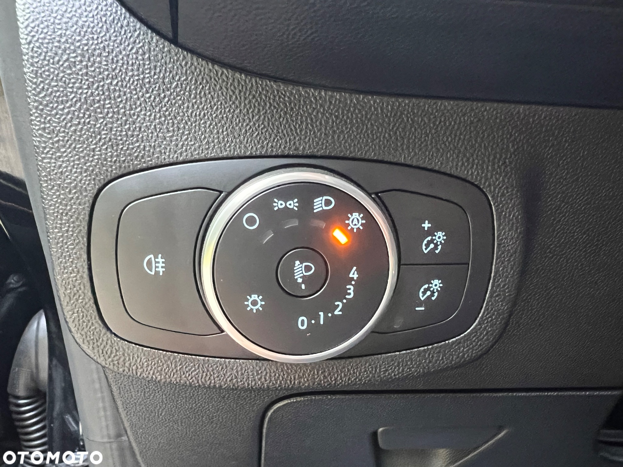 Ford Fiesta 1.1 Trend - 32