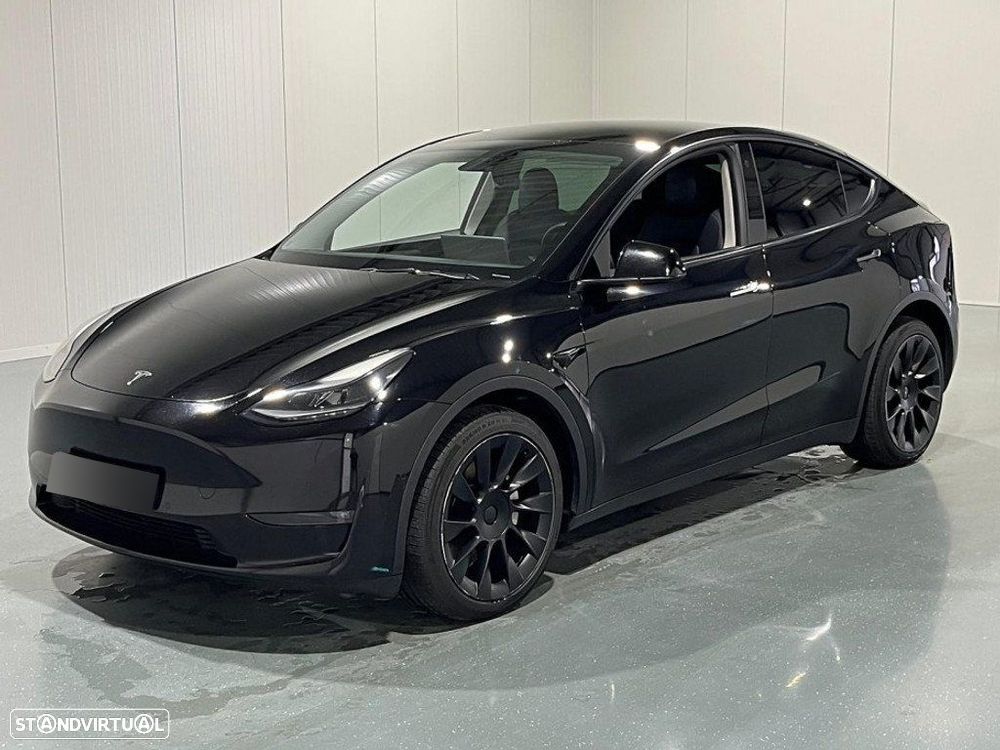 Tesla Model Y Long-Range RWD - 1