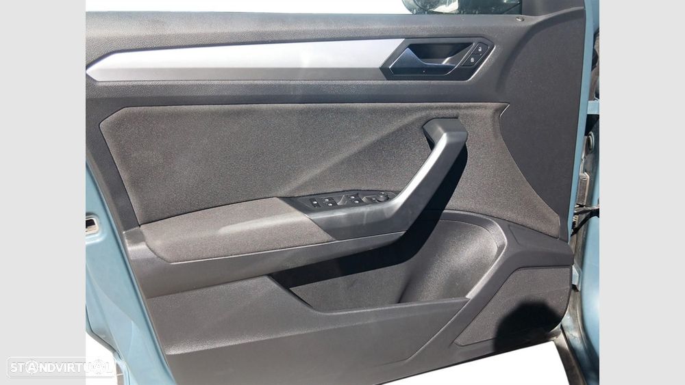 VW T-Roc 1.0 TSI - 12