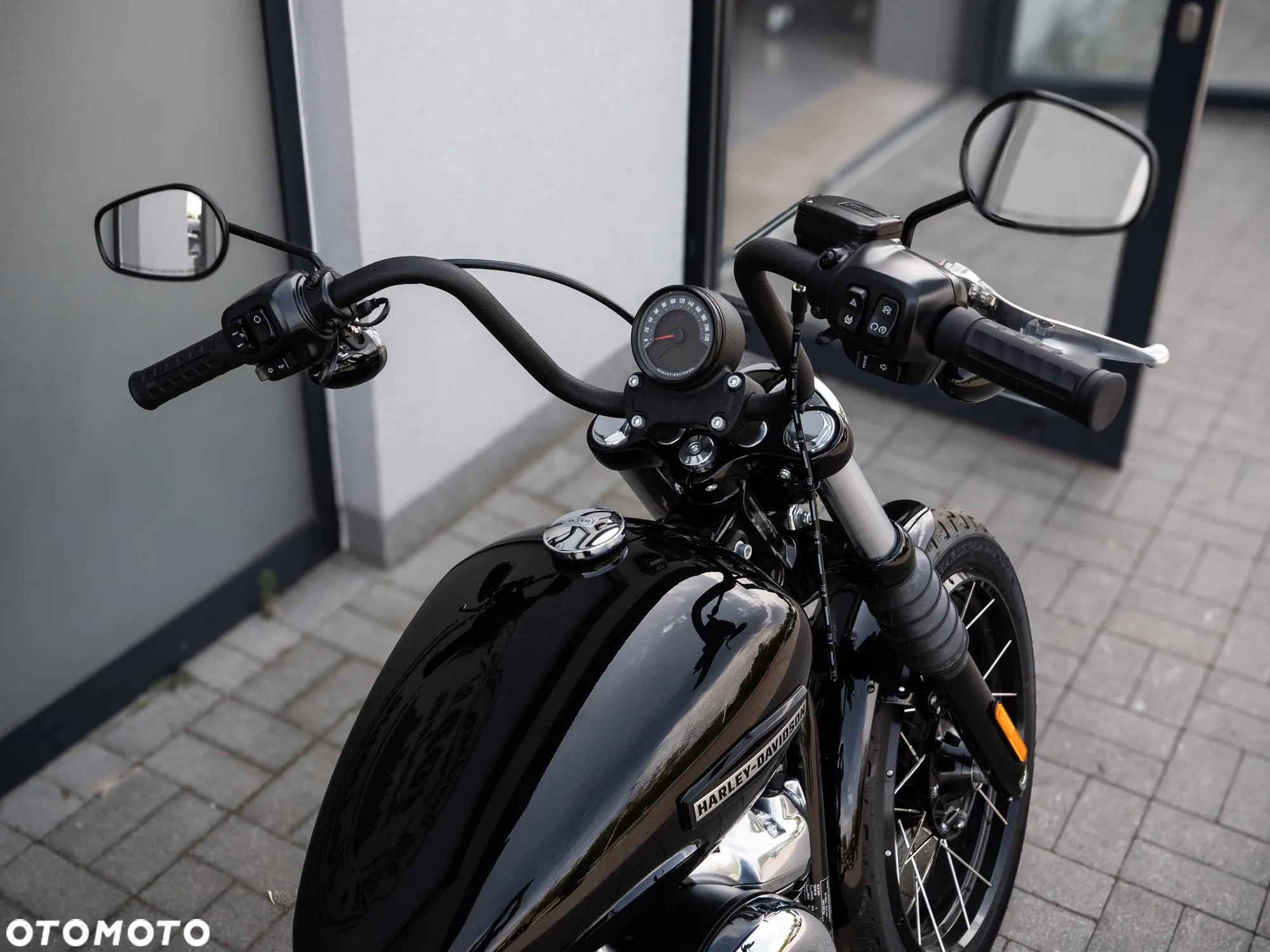 Harley-Davidson Softail Street Bob - 17
