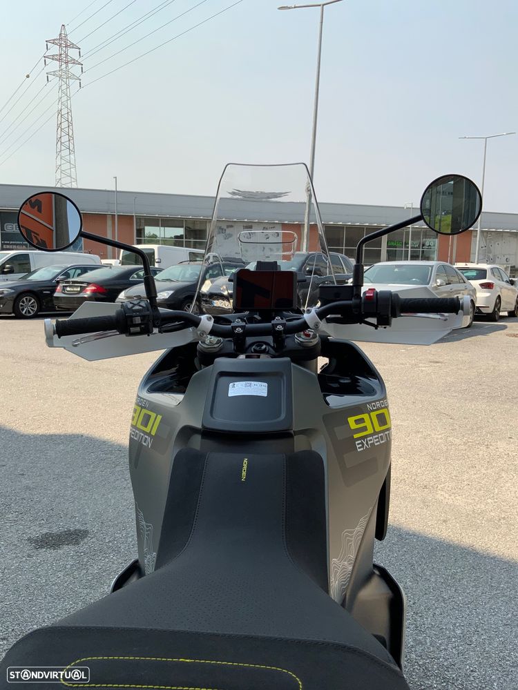 Husqvarna Norden 901 EXPEDITION - 11