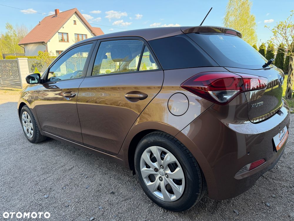 Hyundai i20 blue 1.2 Trend - 15