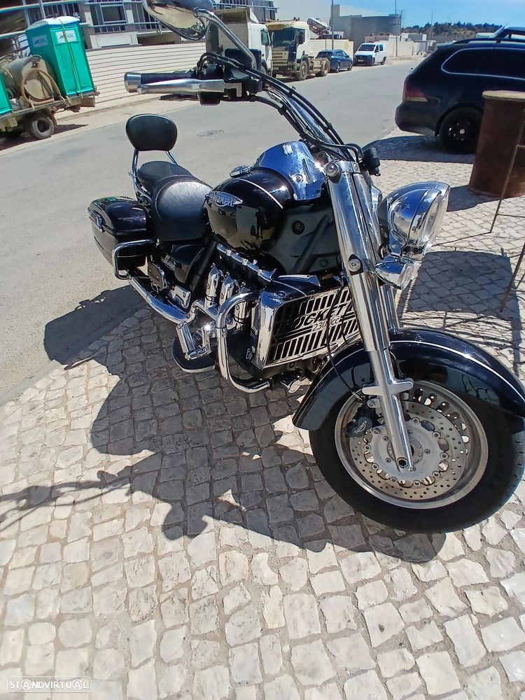 Triumph Rocket Touring - 1