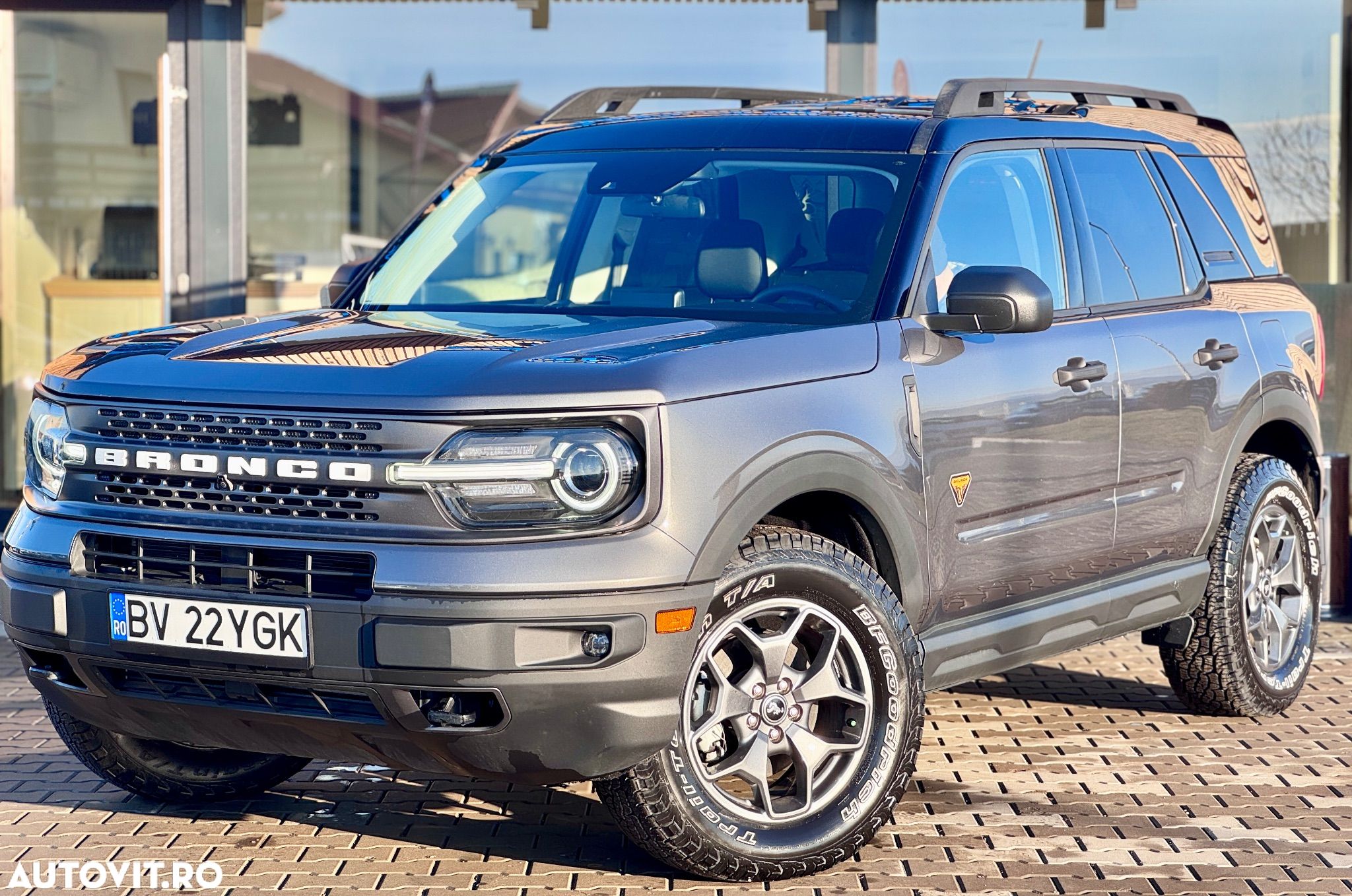 Ford Bronco - 1