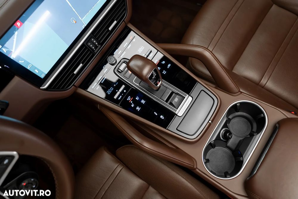 Porsche Cayenne - 17