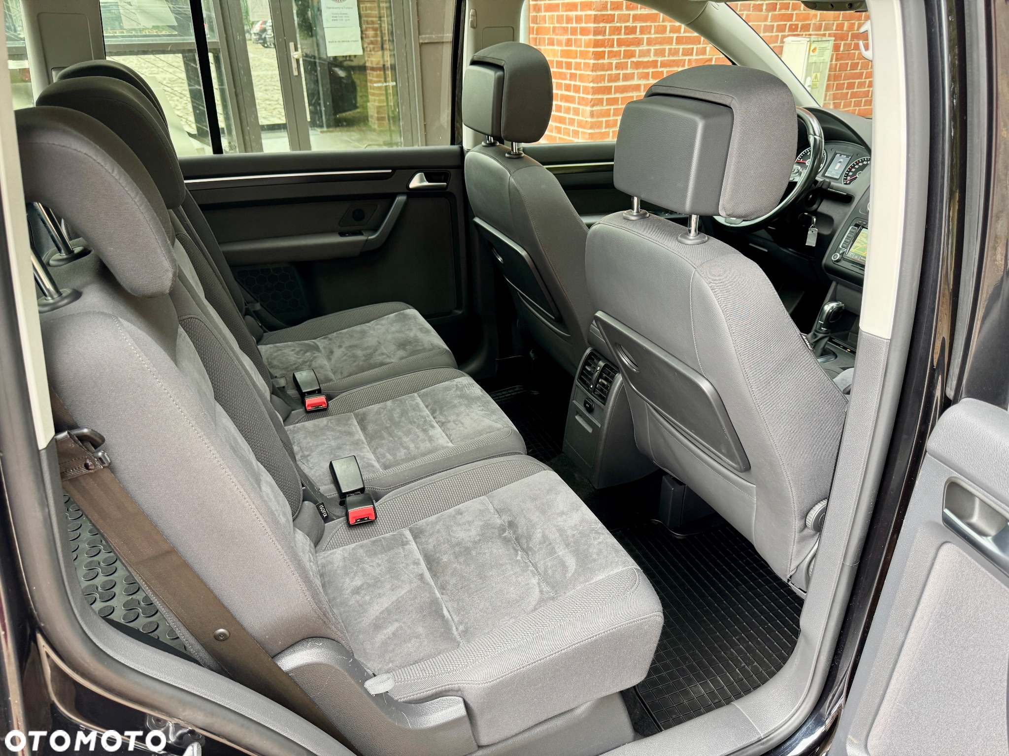 Volkswagen Touran 2.0 TDI DPF Highline DSG - 30